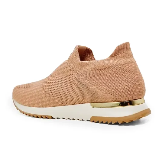 Tênis casual feminino Modare slip-on bege vista lateral traseira com solado emborrachado